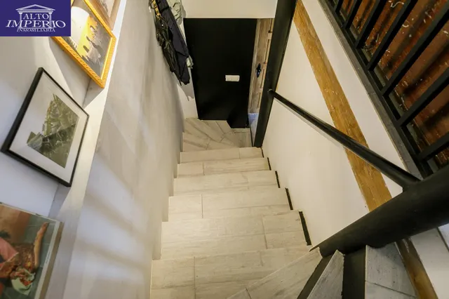Casa unifamiliar reformada. — 18