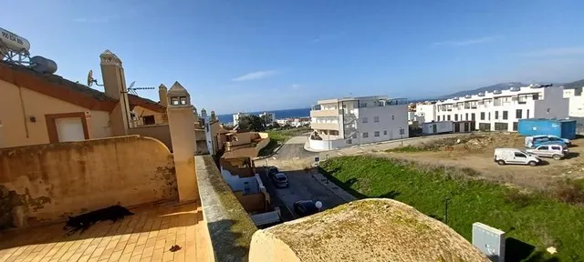 Amplio adosado totalmente reformado con Apartamento independiente. — 26