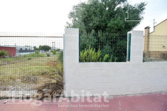 TERRENO URBANO EN PRIMERA LÍNEA JUNTO AL MAR — 19