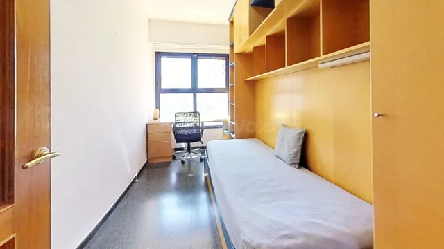 Habitación junto a la Universidad Politécnica – Se busca 4º 