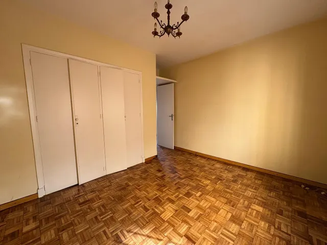 FANTÁSTICO PISO CON TERRAZA Y VISTAS A LA BAHIA. EN PERIODO DE PUJAS AL ALZA HASTA EL 08/10 — 20