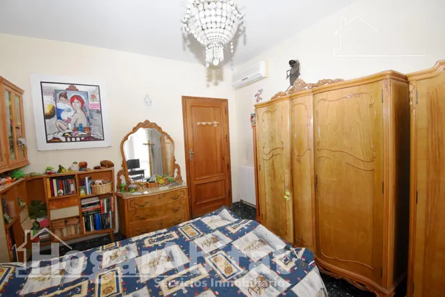 Casa semireformada con garaje y dos terrazas, en el centro — 28