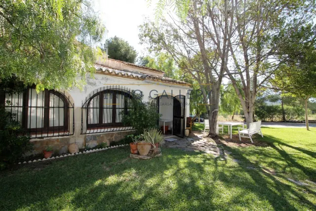 Bungalow en venta en la Urbanización Maigmó. — 28