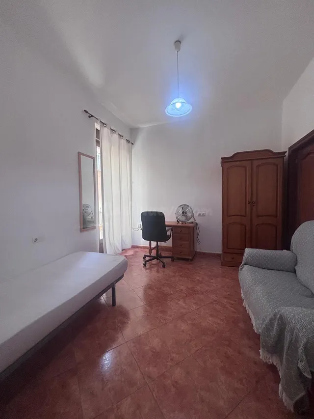 ¡Piso para Estudiantes en el Corazón de Granada! ✨ - foto 3