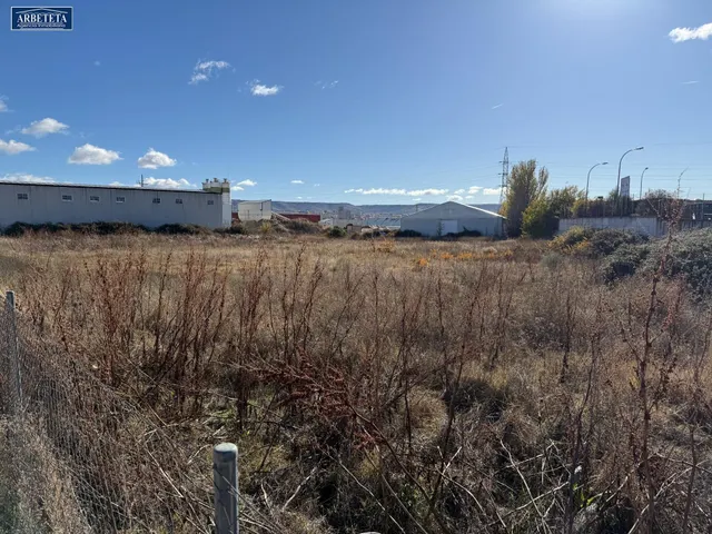Agencia Inmobiliaria Arbeteta VENDE SUELO INDUSTRIAL en el P - foto 4