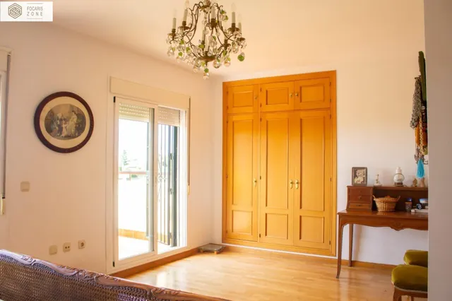 PRECIOSO CHALET PAREADO JUNTO AL MAR — 31