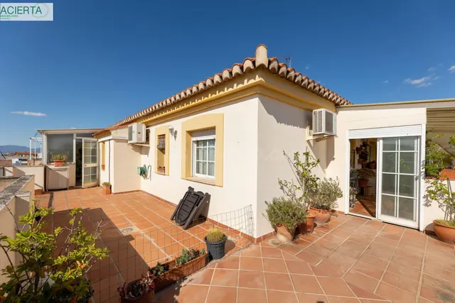Ático Soleado con Gran Terraza en Esquina — 2