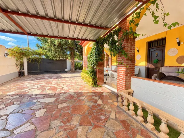 Chalet con piscina en parcela rústica, a tan solo 1,5 km de San Vicente del Raspeig — 44