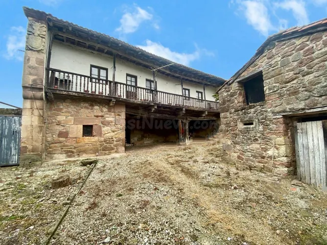CASA MONTAÑESA CON JARDÍN EN SANTIBAÑEZ - foto 2