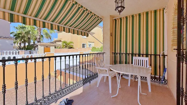 VILLA DE 4 DORMITORIOS 2 BAÑOS EN ORIHUELA COSTA (ROYAL PARK) — 12