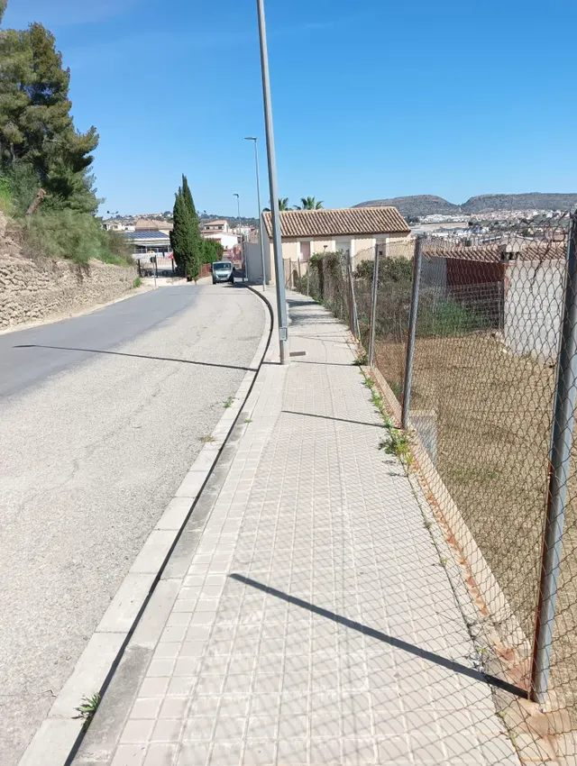 Parcela urbana en el centro de Montroy — 35