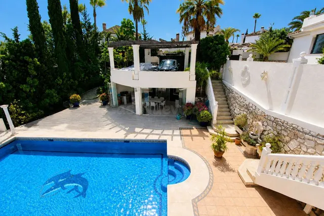 Villa 4 habitaciones 213m² en venta - Elviria - foto 3