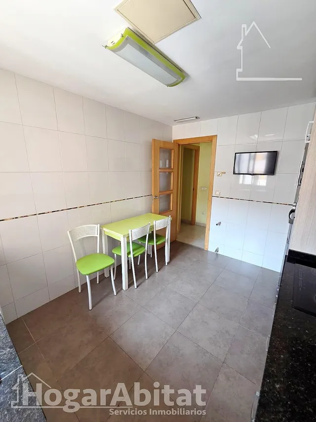 MUY AMPLIO Y EXTERIOR EN RESIDENCIAL CON GARAJE, TERRAZA Y PISCINA — 10