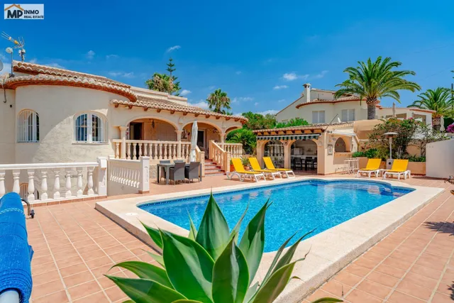 Magnífica villa con apartamento de invitados y vistas al Peñ