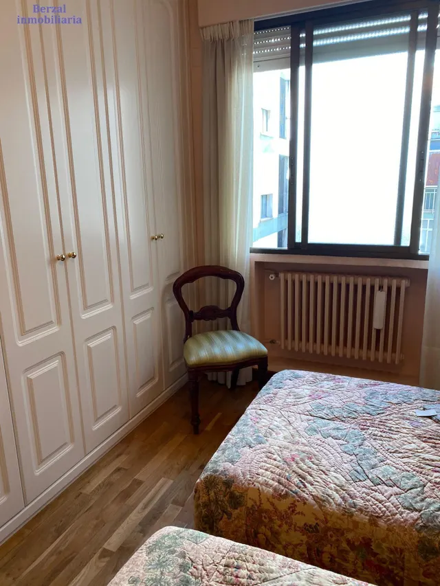 Piso en GRAN VIA , siete dormitorios. Orientación SUR. Dos garajes opcionales — 31