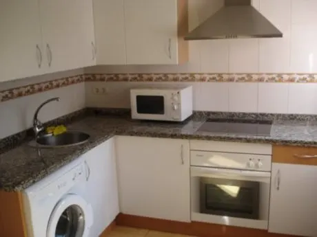 SE VENDE AMPLIO APARTAMENTO EN EL CENTRO DE VALENCIA DE DON JUAN, DE DOS habitaciones. — 10