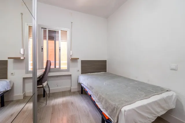 Piso de 5 dormitorios ideal para INVERSORES junto a edificio Junta Andalucía de Almanjáyar — 35
