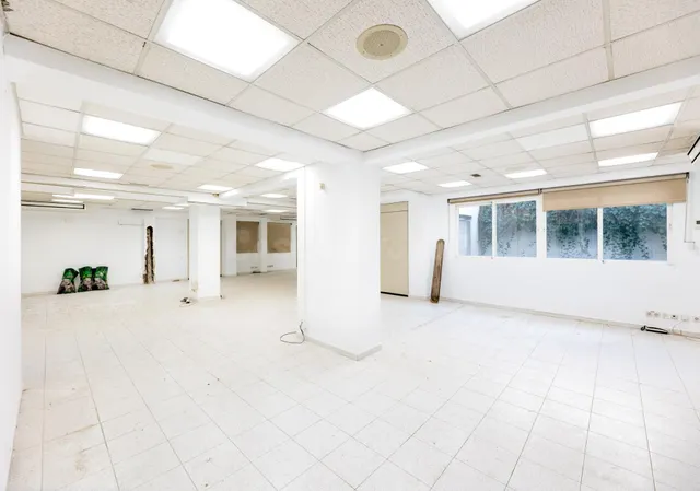 Vivienda de 170 m2 con 5 dormitorios en Gran Vía – Amplia y con gran potencial — 5