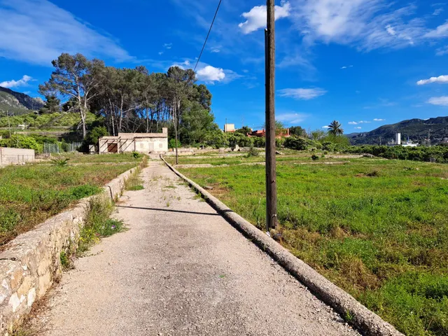 CASA RUSTICA CON TERRENO — 14