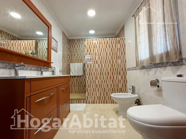 Chalet con piscina, garaje, terraza y barbacoa — 43
