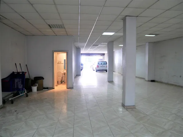 Se vende local en el Barrio del Carmen — 2
