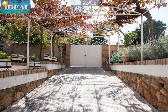 A6096J1. MAGNIFICO CHALET CON PISCINA EN COLINAS BERMEJAS — 38
