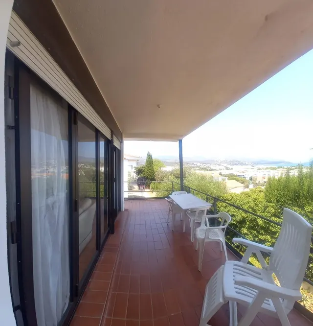 Casa con jardín y vistas en venta en el puerto de Llançà. — 12