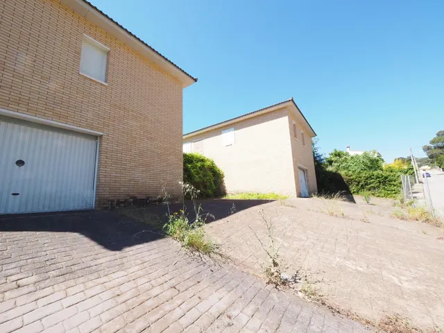 SE VENDE CASA EN LA TORRE DE CLARAMUNT, ZONA LES PINEDES DE L'ARMENGOL — 2