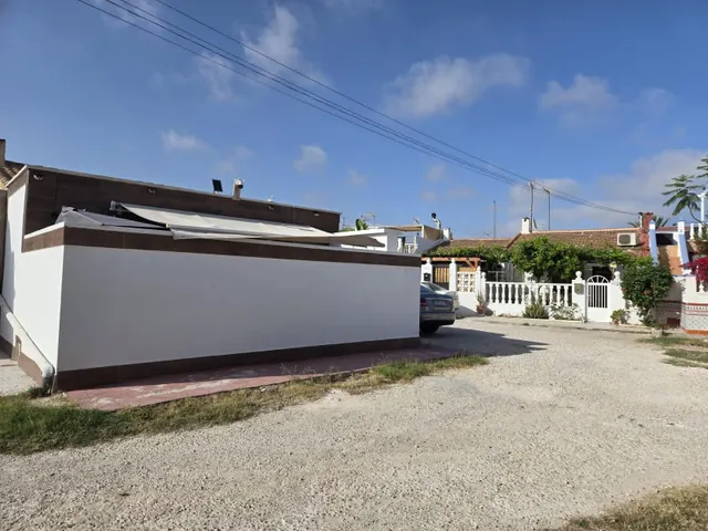 GRAN BUNGALOW EN TORREVIEJA: 3 HAB, 2 BAÑOS — 20