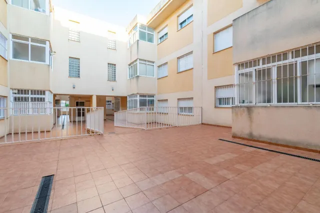 PRECIOSO PRIMER PISO EN URBANIZACIÓN PRINCESA LETIZIA DE LA UNIÓN — 31