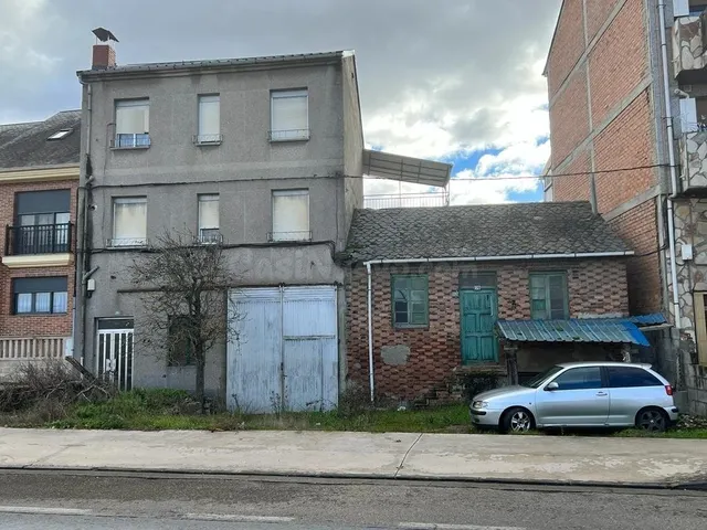 SE VENDE EDIFICIO DE 2 PISOS , BAJO Y FINCA