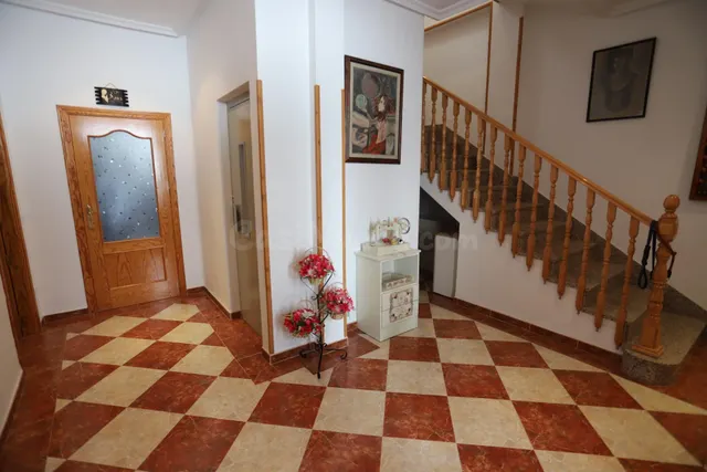 CASA EN ESQUINA CON GARAJE DE 87 METROS, DORMITORIO Y BAÑO E - foto 3