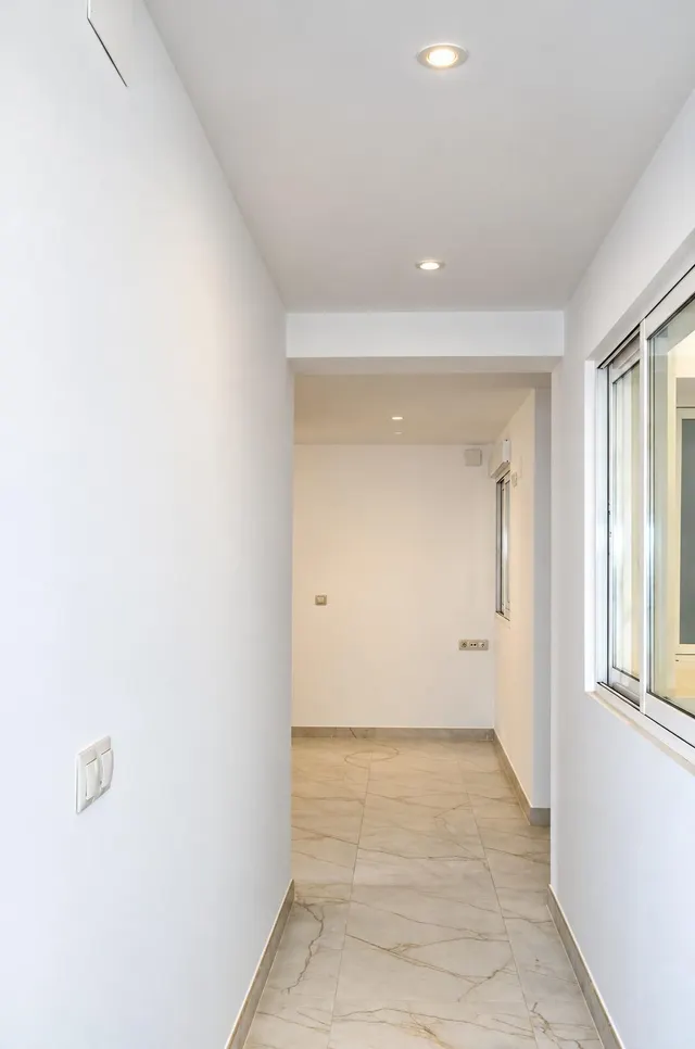 Se vende atico 5 habitaciones  totalmente reformado con vistas al mar  en pleno centro d Benidorm — 14