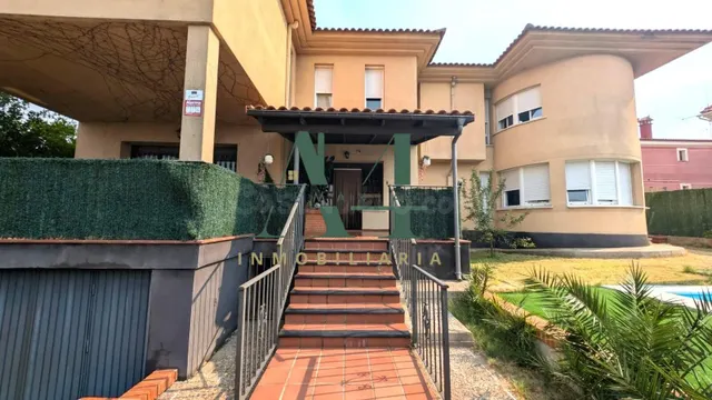 Exclusivo Chalet Reformado en Caceres - R-66 por 594.900€ — 9
