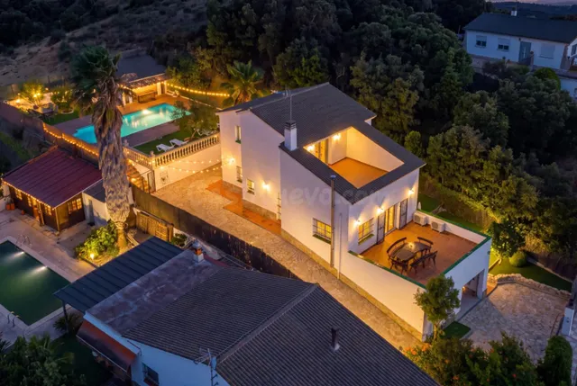 ✨ Casa con licencia turística, piscina privada y alta rentab