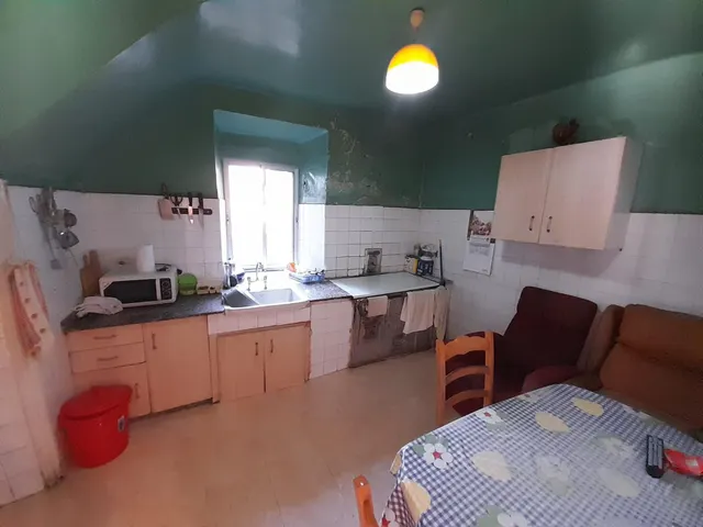 CASA CON PATIO PARA REFORMAR EN CACABELOS — 8