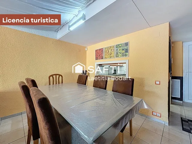 Casa de pescador con licencia turística y amarre - Empuriabrava — 15