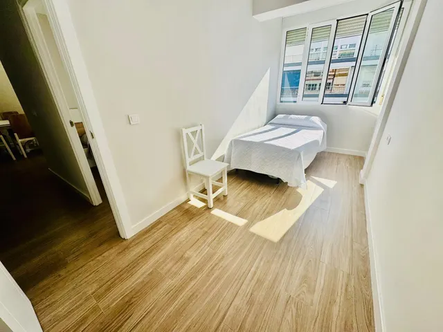 Fuengirola, Piso 3 Dormitorios, Terraza, a Pasos de la Playa, Céntrico — 8