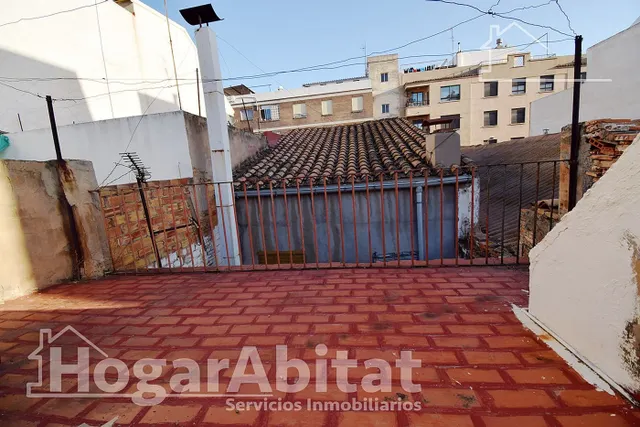 Amplia casa con terraza en el centro — 18