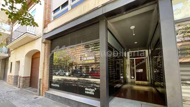 ¡Espectacular local comercial diafano en el centro de La Gar - foto 3