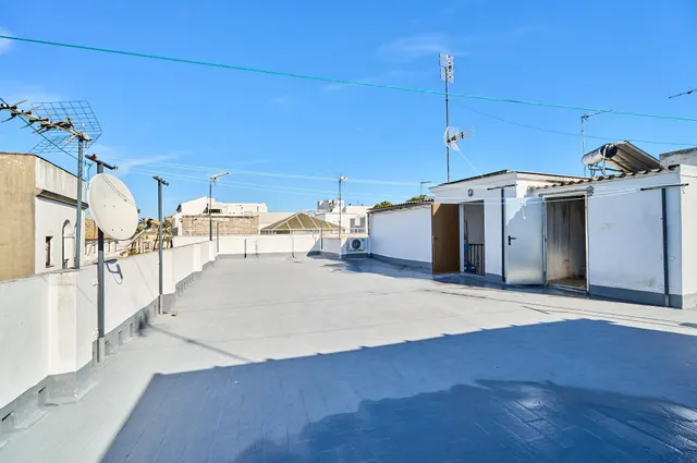 Piso en calle Tornería junto a Hotel María Luisa — 34