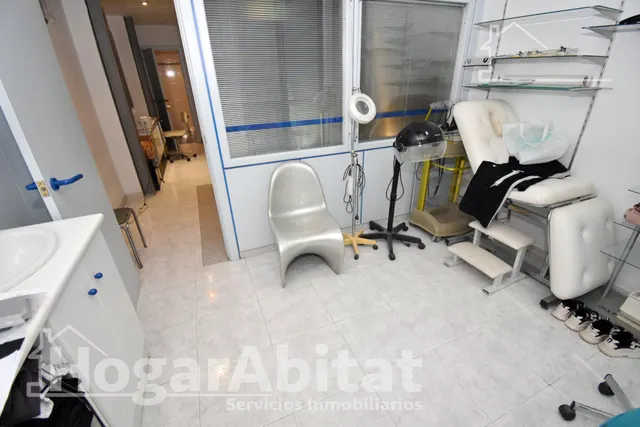 AMPLIA CASA CON TERRAZA Y MUCHAS POSIBILIDADES EN CASCO HISTÓRICO — 23