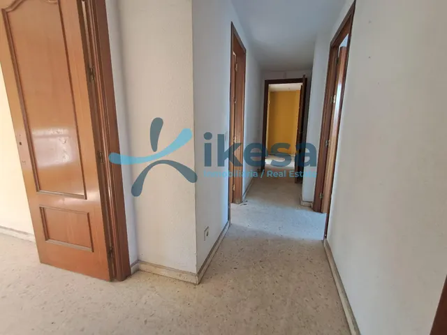 Piso VPO en Residencial las Dalias I. Con garaje y piscina comunitaria. — 8