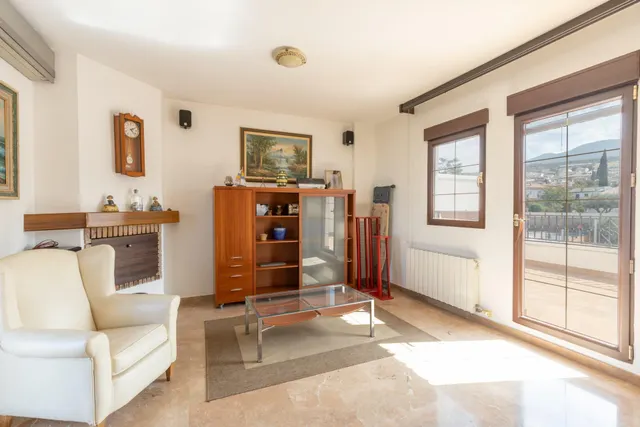 ADOSADA CON 4 DORMITORIOS, AMPLIAS TERRAZAS Y VISTAS A GRANADA Y SIERRA NEVADA — 37