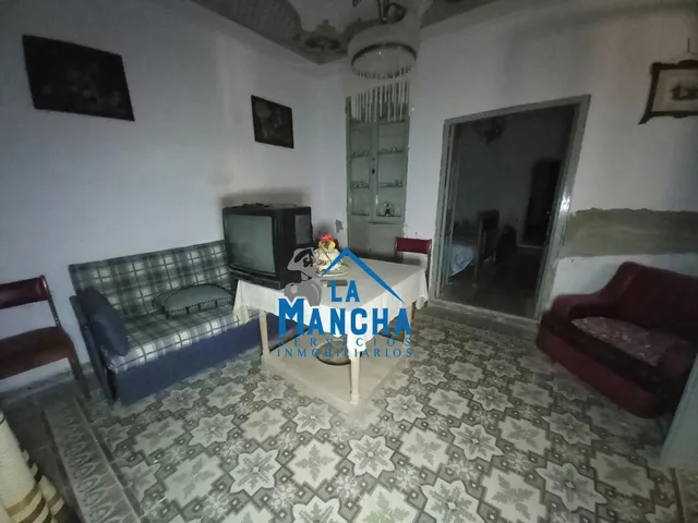 *53.000€* inmobiliaria la mancha vende casa con patio en Barrax ( Albacete ). — 12