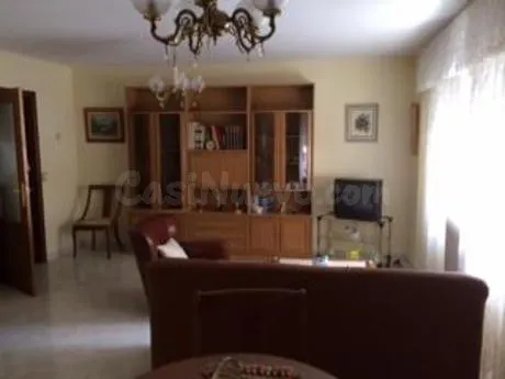 SE VENDE PISO DE TRES habitaciones EN LA ZONA DEL INSTITUTO - foto 2