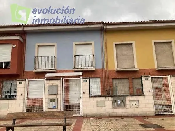PROMOCION DE 19 VIVIENDAS ADOSADAS EN BRIVIESCA BURGOS — 2