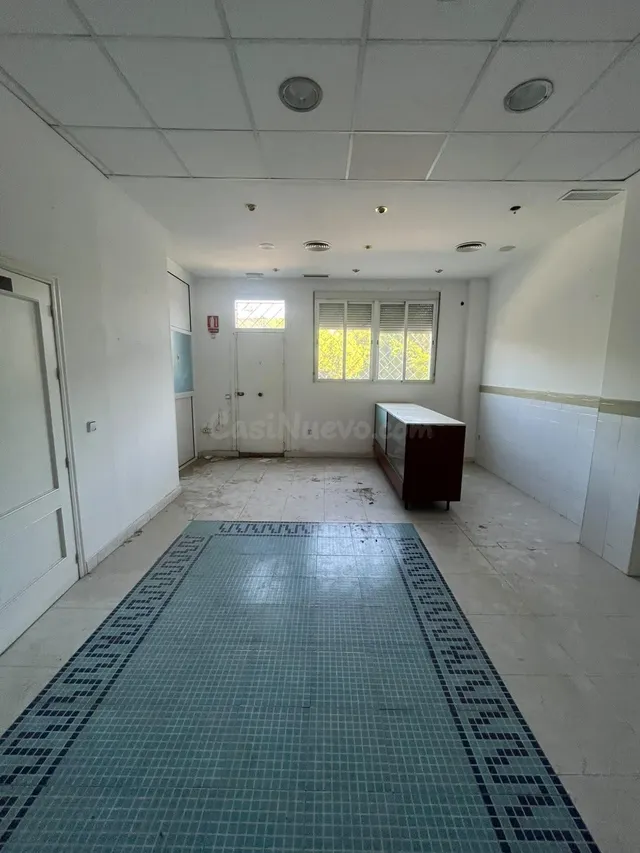 Local comercial 124 m2 en Huelva con alta visibilidad — 5