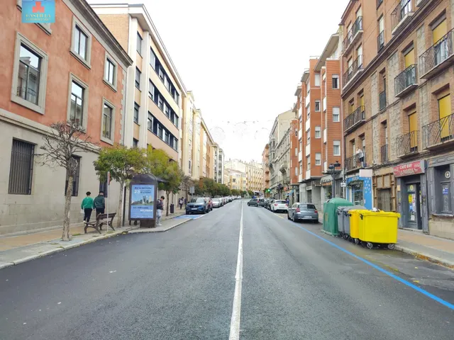 OPORTUNIDAD LOCAL CENTRO ESTACIÓN DE 250M2 ALQUILADO, BUENA  - foto 2