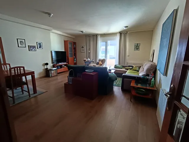 CASA PAREADA EN CAMBADOS con LOCAL COMERCIAL — 8